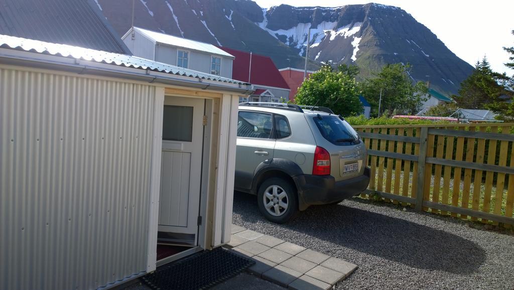 Comfortable Bungalow Ísafjörður Exteriör bild